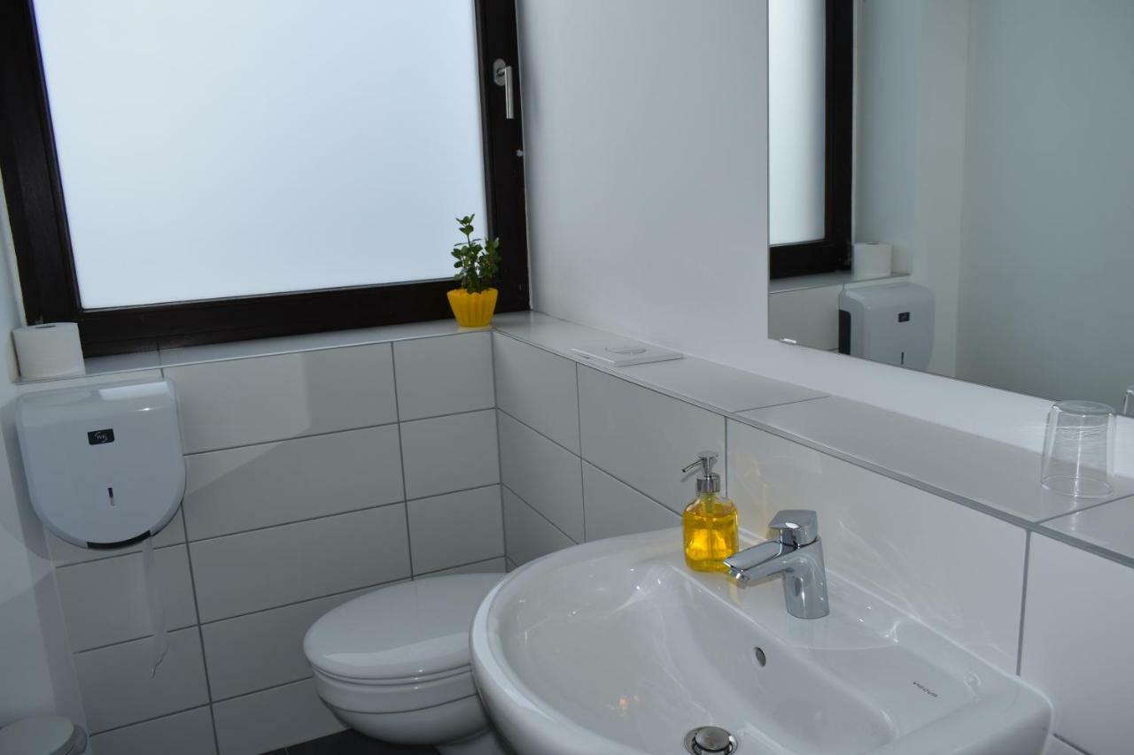 Motel Schoenefeld Grossziethen Bagian luar foto
