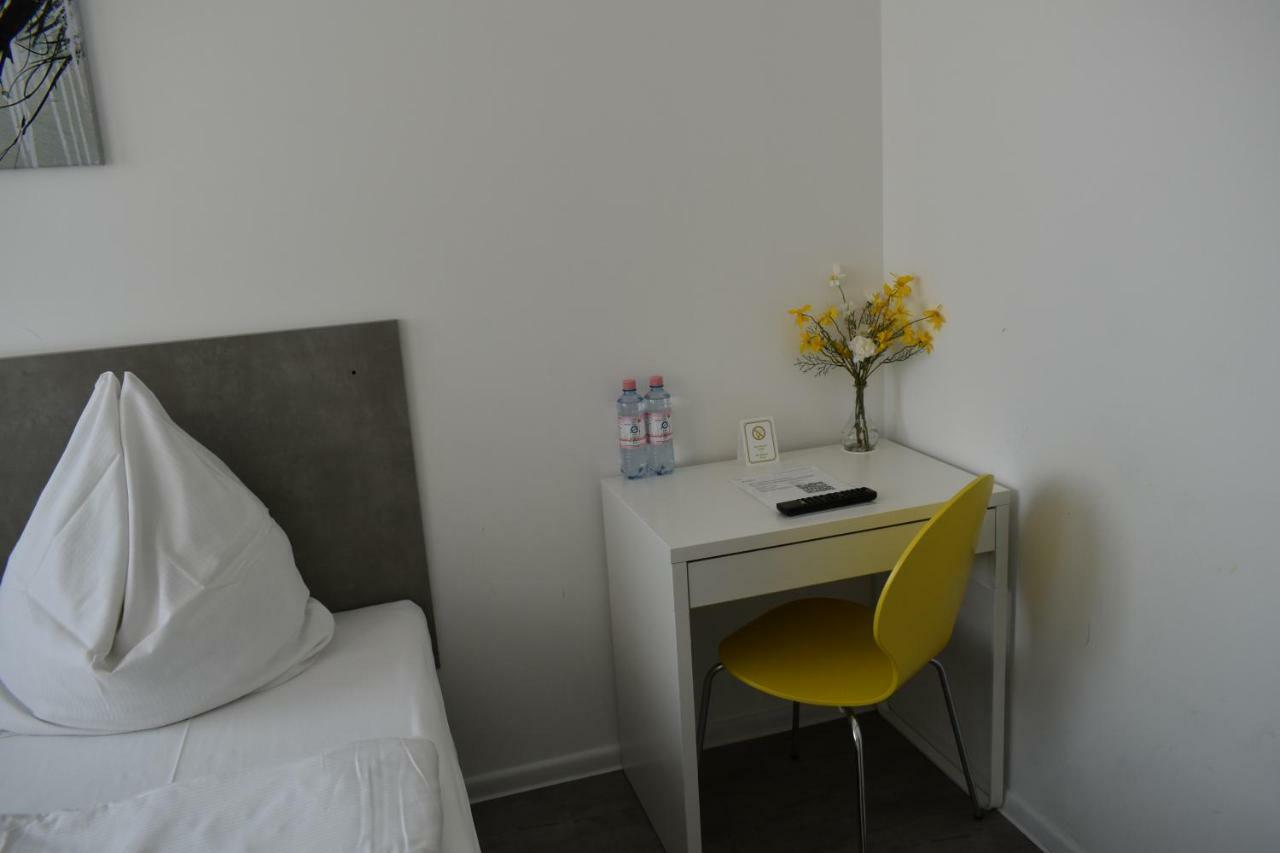 Motel Schoenefeld Grossziethen Bagian luar foto