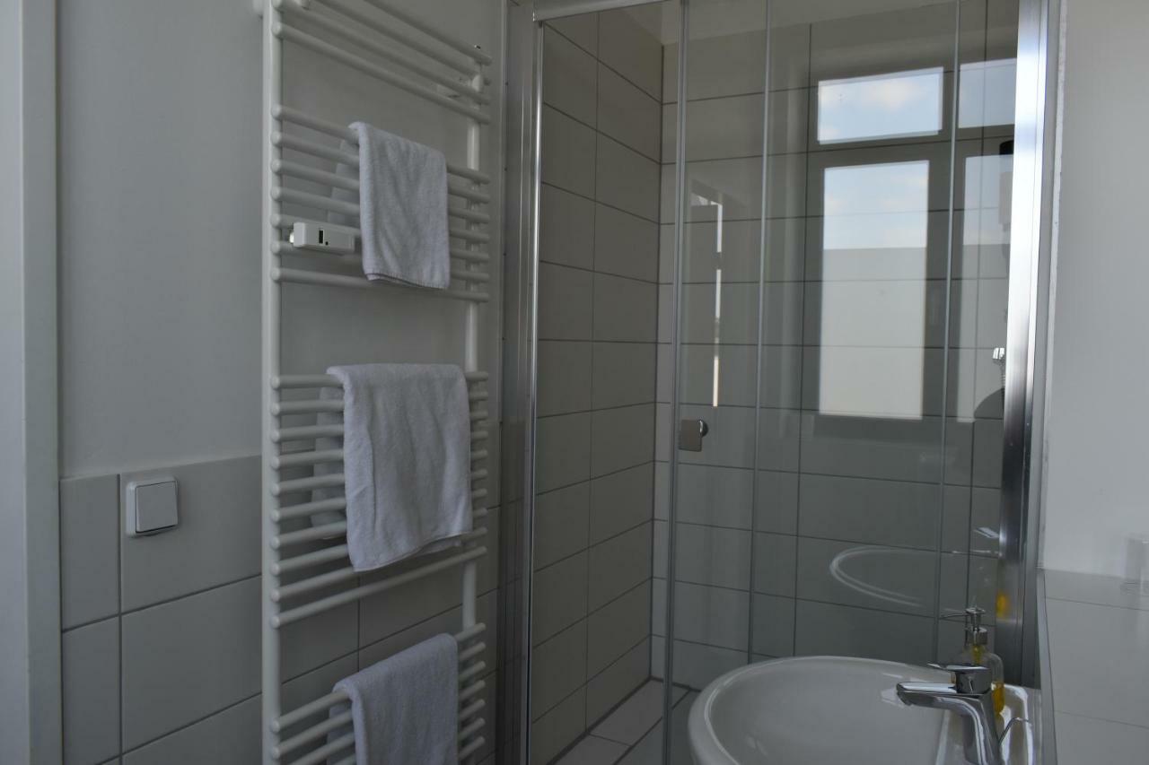 Motel Schoenefeld Grossziethen Bagian luar foto