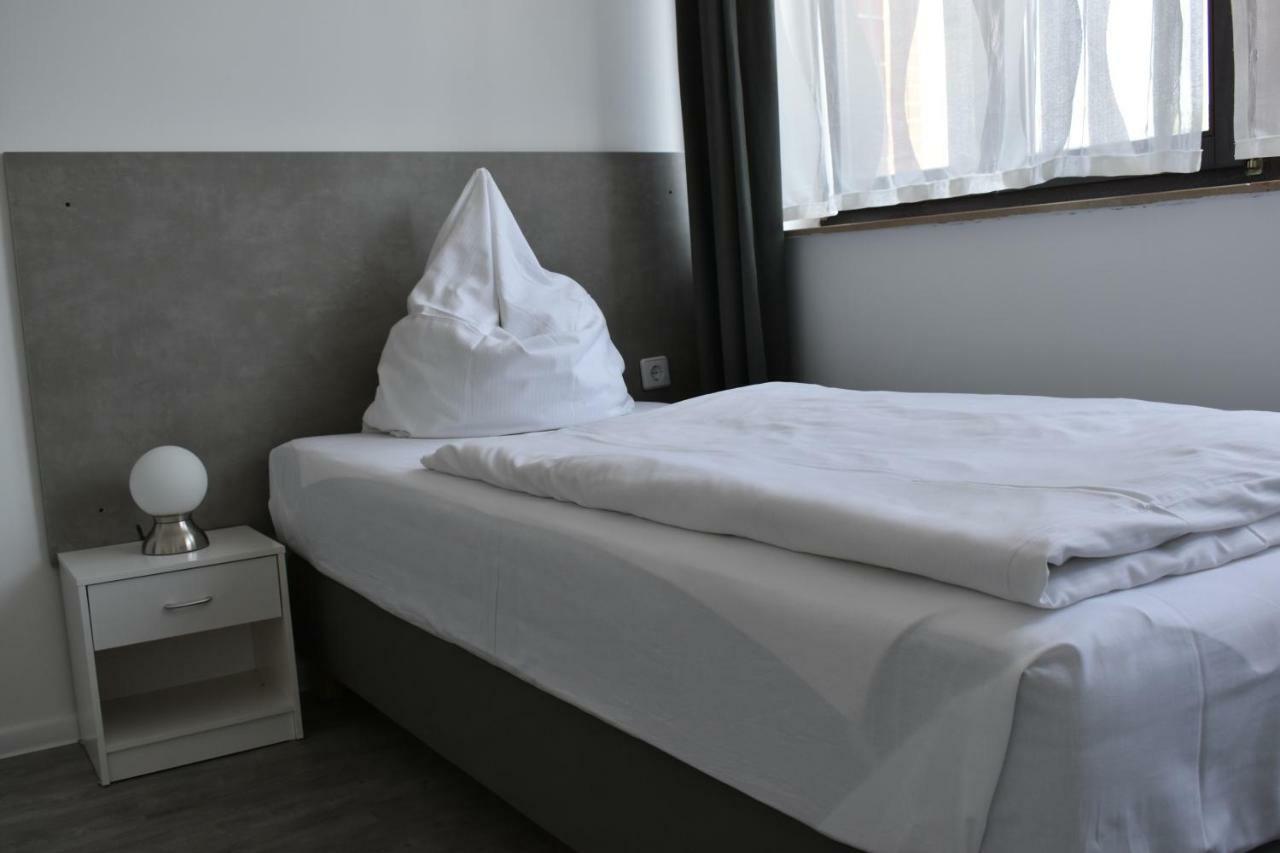Motel Schoenefeld Grossziethen Bagian luar foto