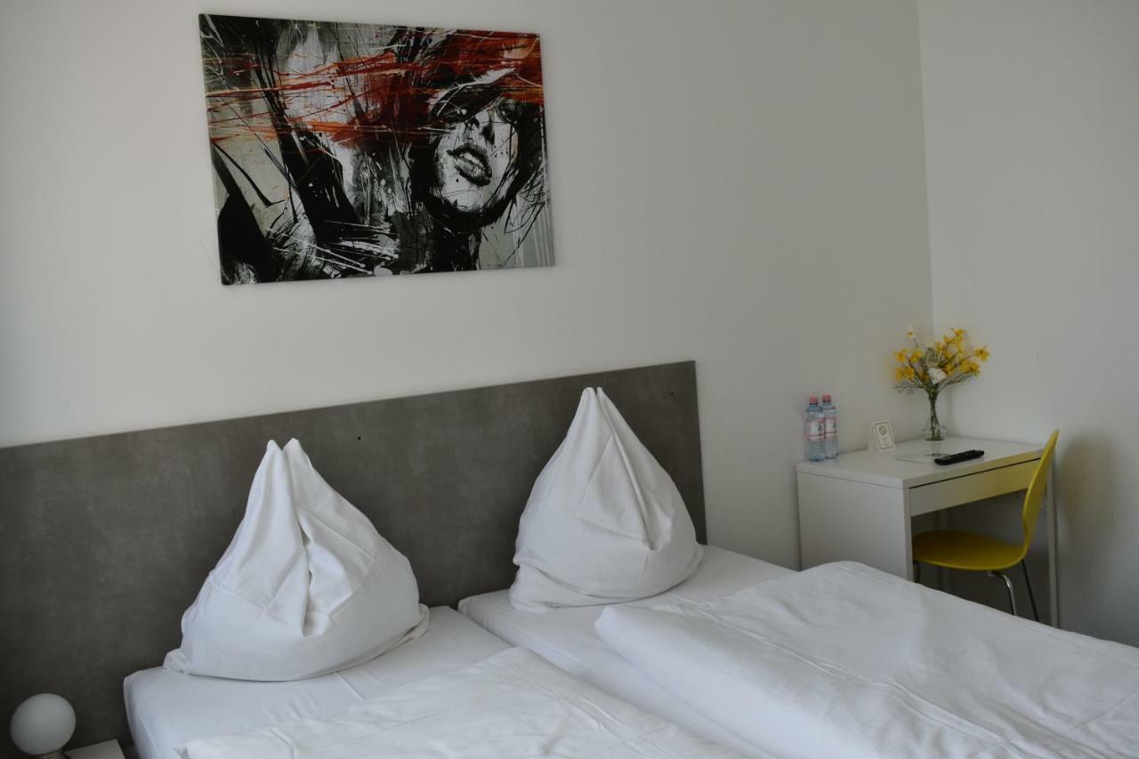 Motel Schoenefeld Grossziethen Bagian luar foto